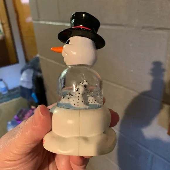 Vintage McDonald’s 101 Dalmatians Snow Dome with Red Packaging - Picture 4 of 7